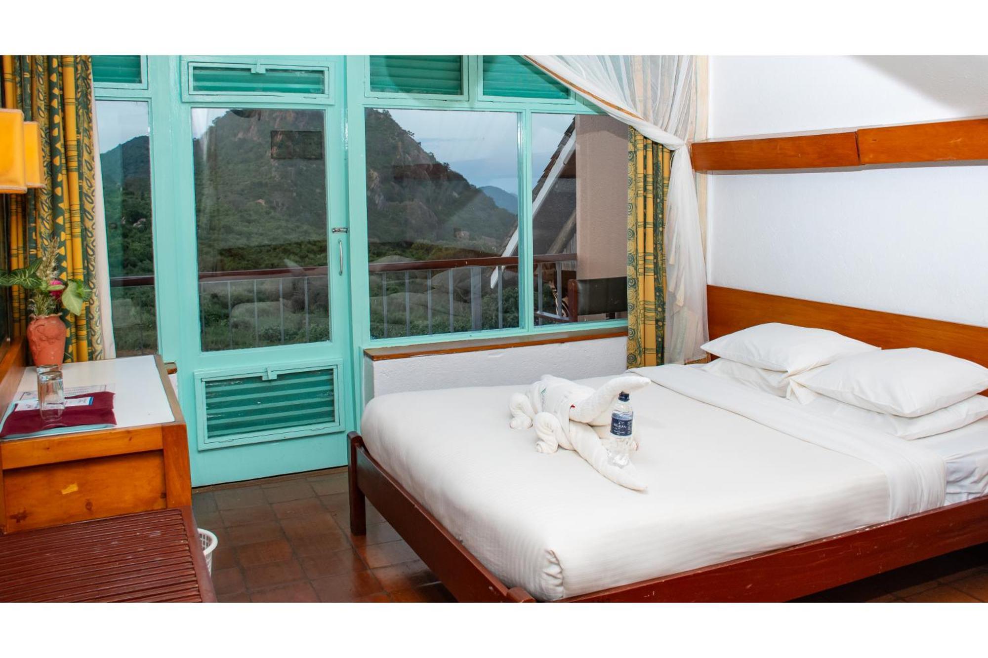 Ngulia Safari Lodge Ithumba Kültér fotó