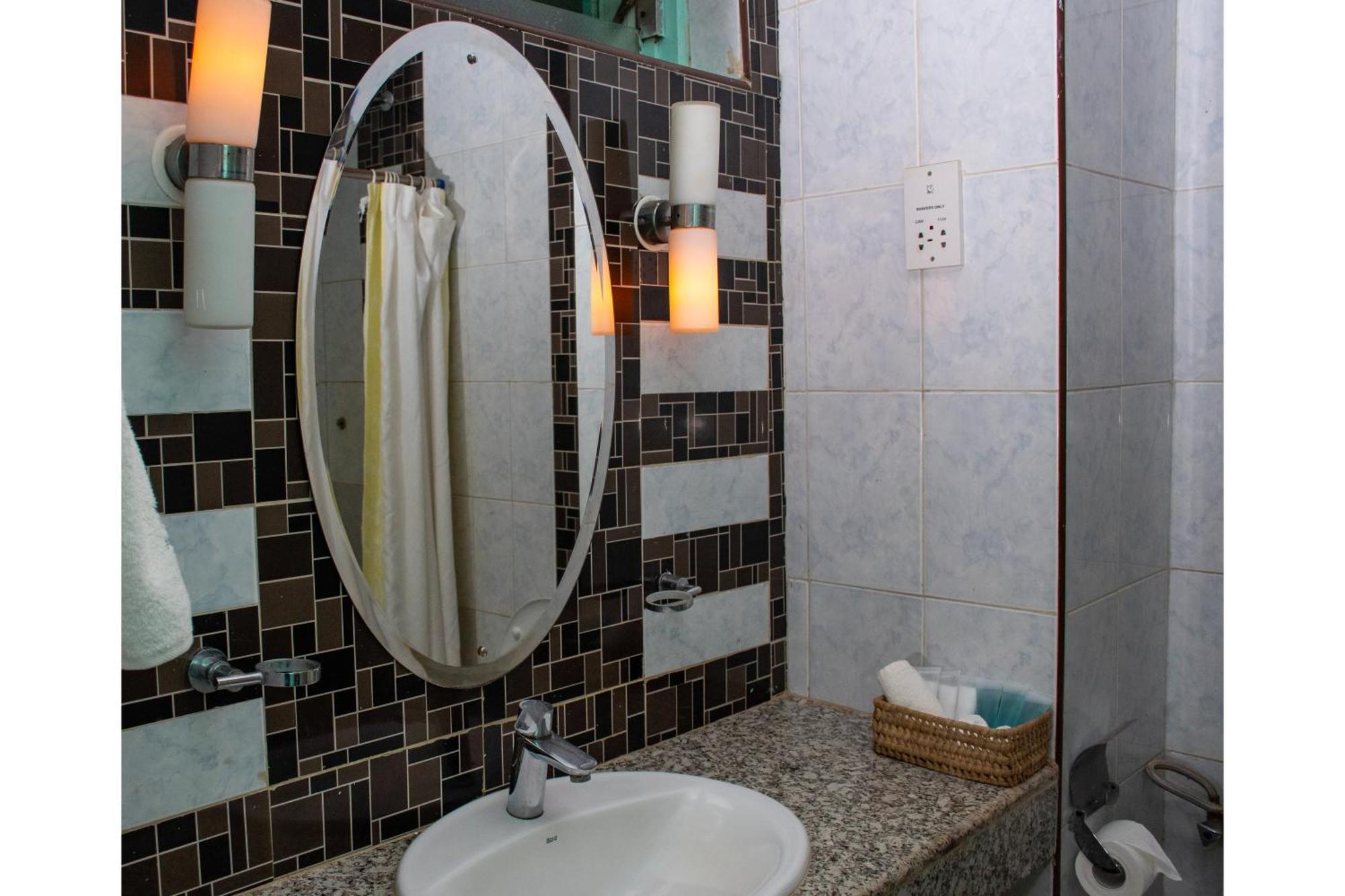 Ngulia Safari Lodge Ithumba Kültér fotó
